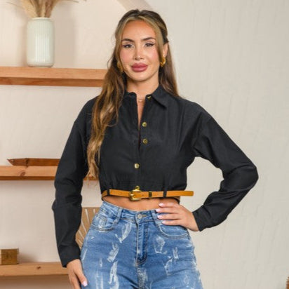 Blusa negra con cinturón